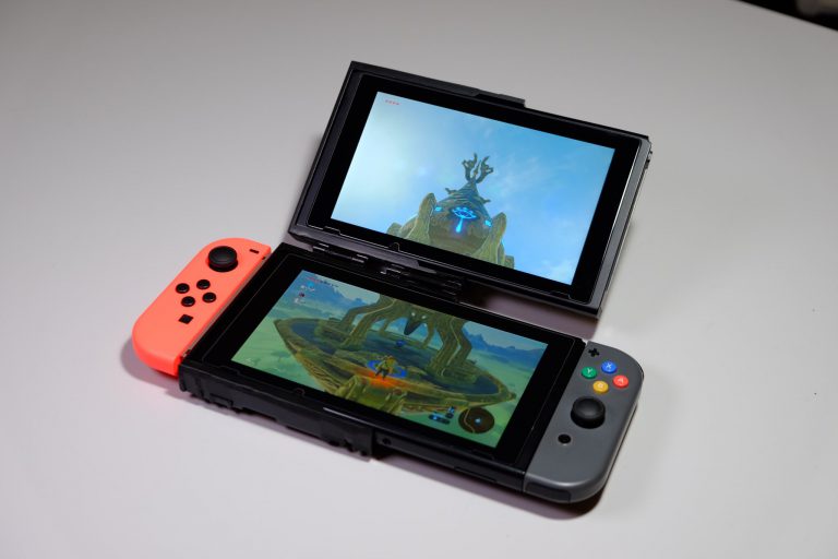 Read more about the article Умелец создал раскладную Nintendo Switch!